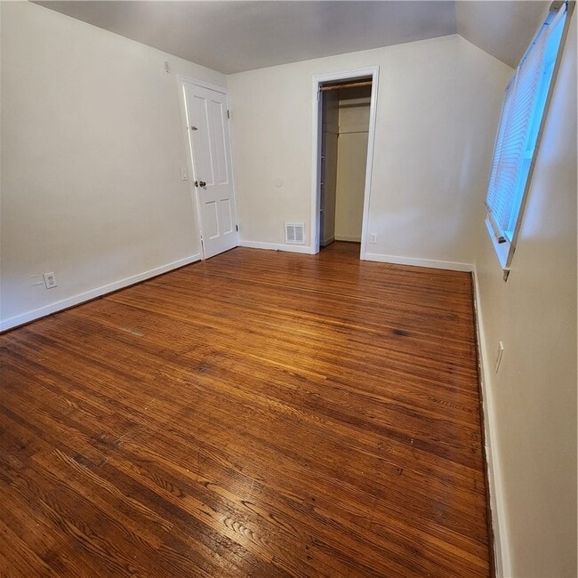 Building Photo - 153 Steko Ave