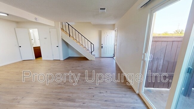 Building Photo - 2666 Alamo Dr