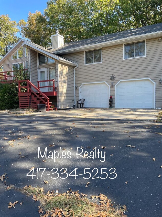 Primary Photo - NEW LISTING - 3 bedroom, 2.5 bath in Ridge...