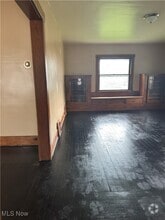 Building Photo - 133 E Ravenwood Ave