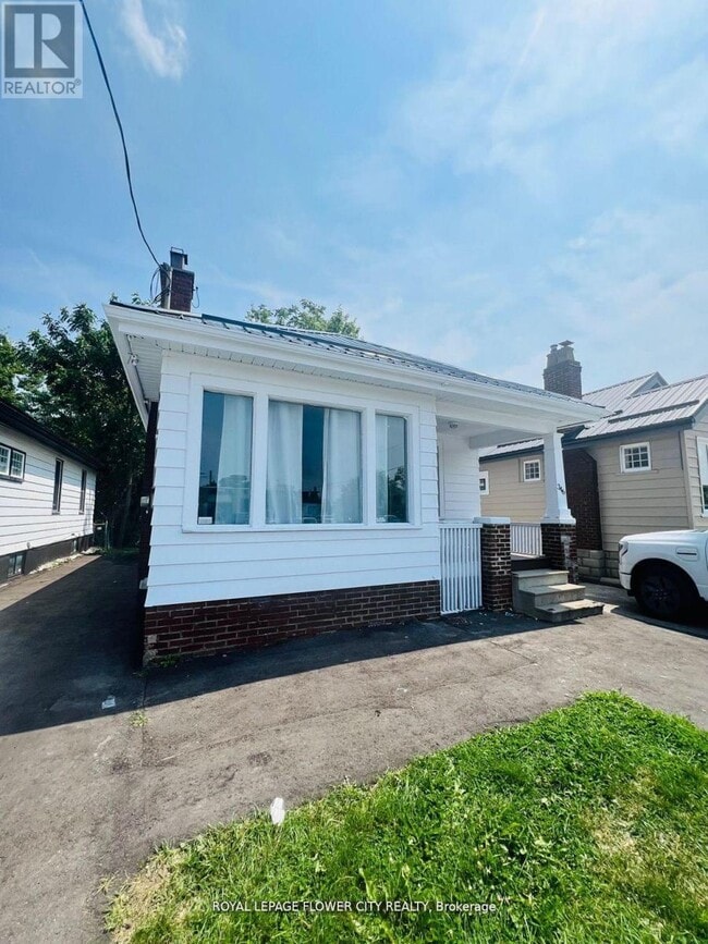 Building Photo - 346 Wharncliffe Rd S