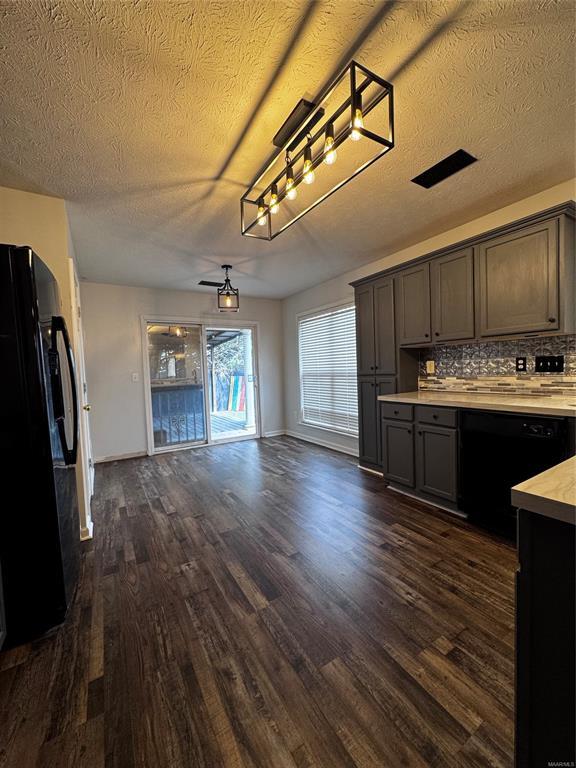 Foto del edificio - 1801 Young Pointe Blvd
