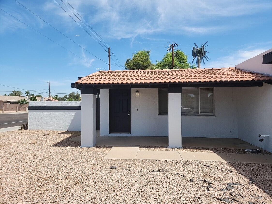 Primary Photo - 850 W 9th St