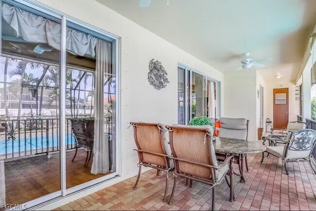 Foto del edificio - 4102 Oasis Blvd