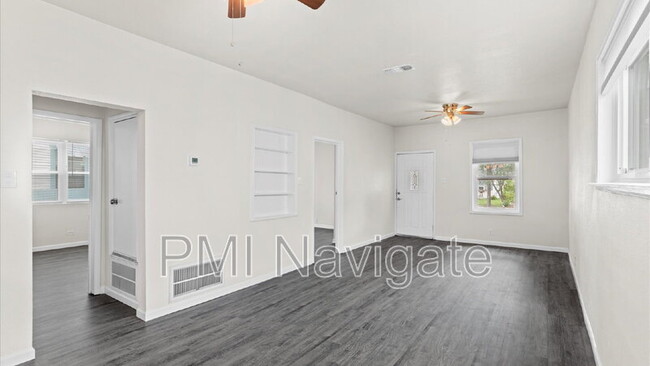 Building Photo - 1647 Steves Ave