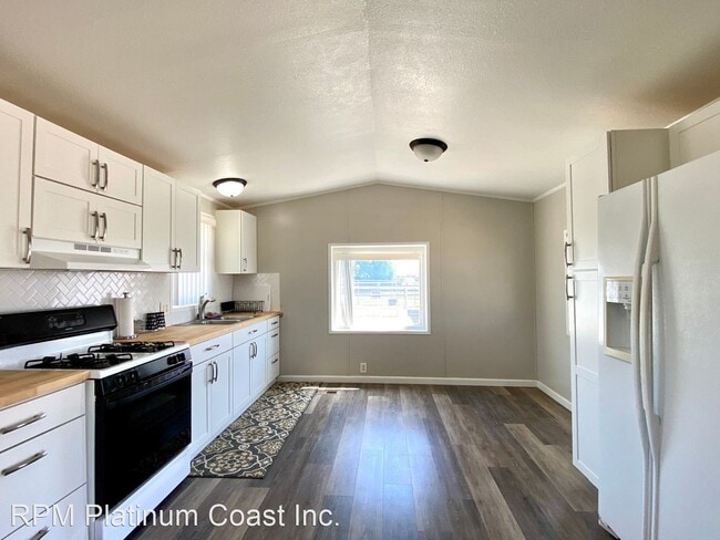 Building Photo - 2 br, 1 bath House - 3367 N. McCall