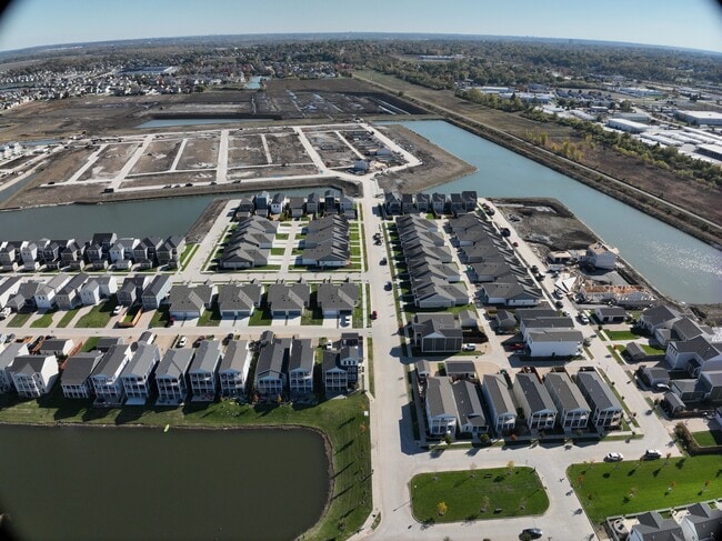 Exterior 3D - French District Villas