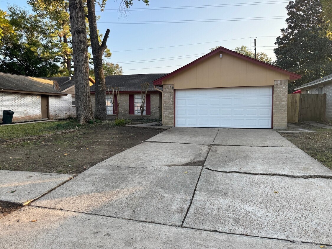 Foto principal - 5222 Moonshadows Dr