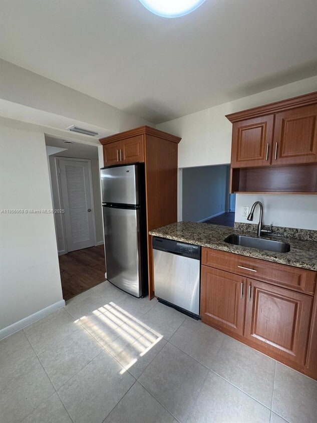 Foto principal - 1 bedroom in North Miami FL 33179