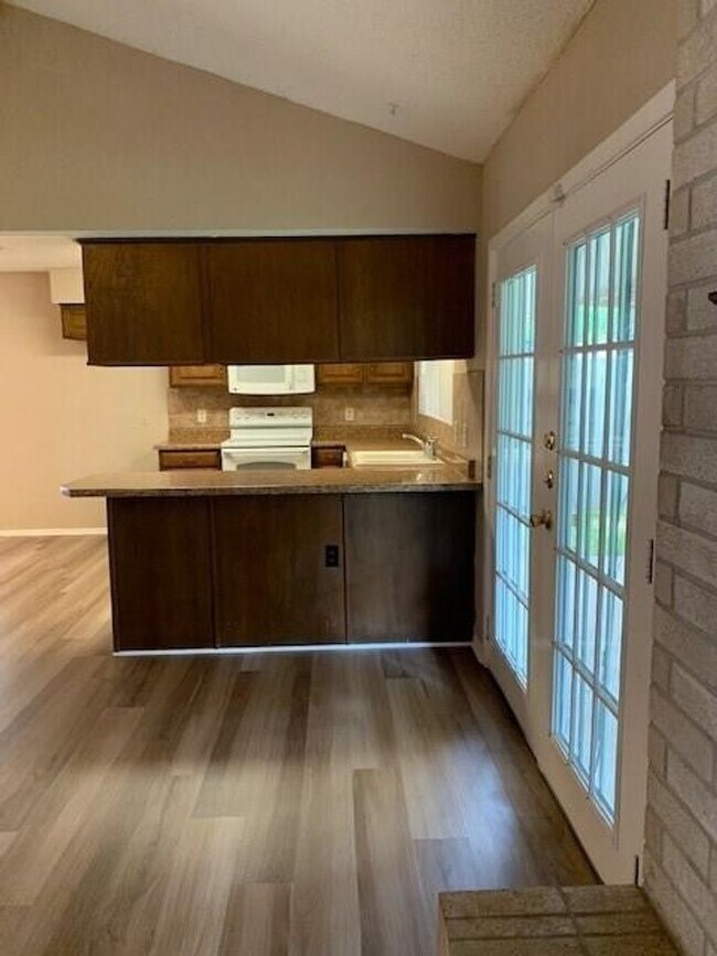 Foto del edificio - ***COMING SOON*** Nice 3 Bedroom, 2 Full Bath Home Located In SW Ft. Worth!