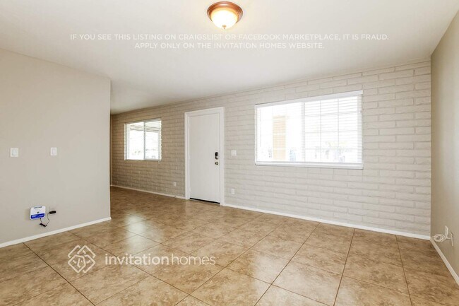 Foto del edificio - 12956 W Desert Ln