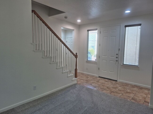 Building Photo - Spacious Four Bedroom, Three Bath Home in ...