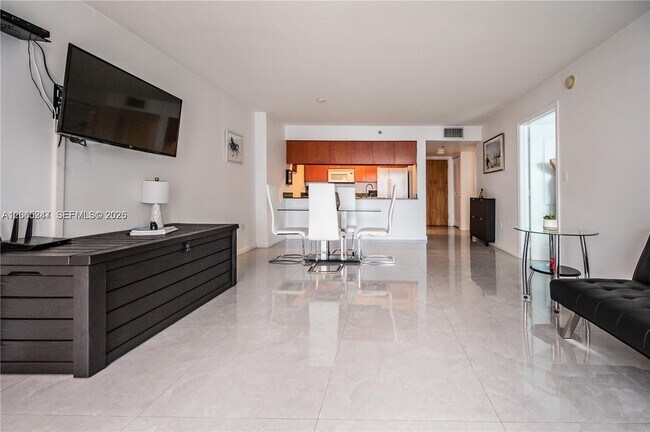 Foto del edificio - 1200 Brickell Bay Dr