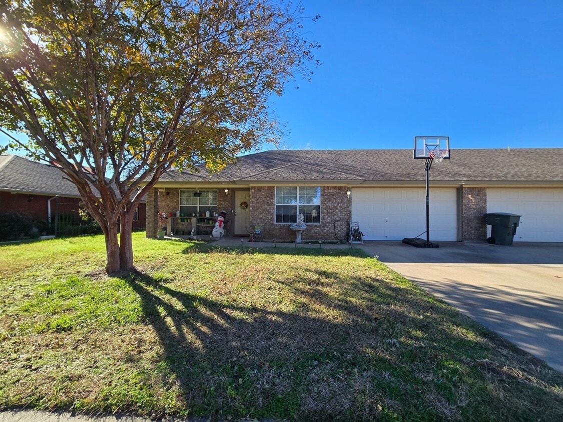 Building Photo - COMING SOON!