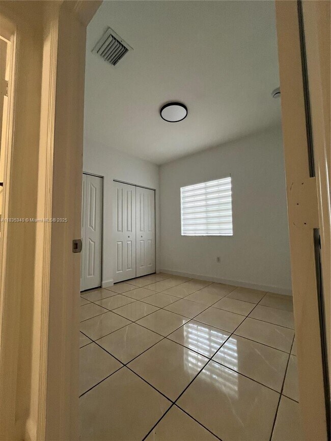 Foto del edificio - 8320 SW 150th Ave