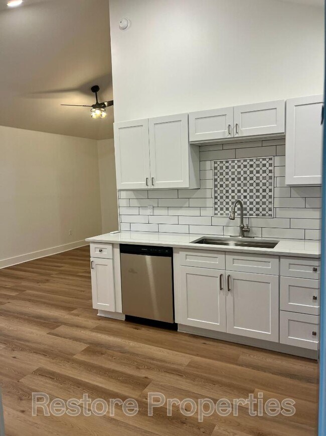 Foto del edificio - 5501 S Newport Ave