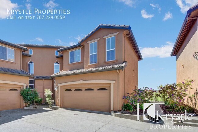 Building Photo - Gorgeous 5bd home in the luxurious, gated ...