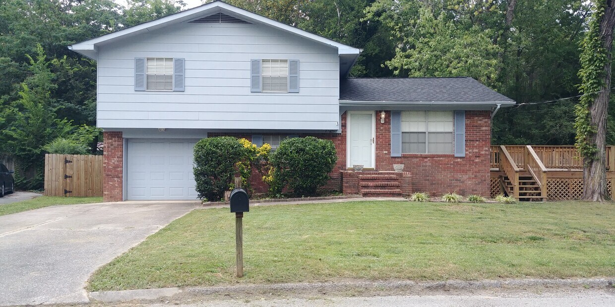 Front View - 1062 Carol Jean Trl