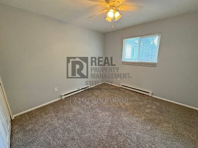 Foto del edificio - 1608 W Summit Ave