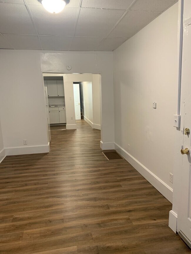 Foto del edificio - Video in Photos! Downtown York 2 Bedroom-1st Floor