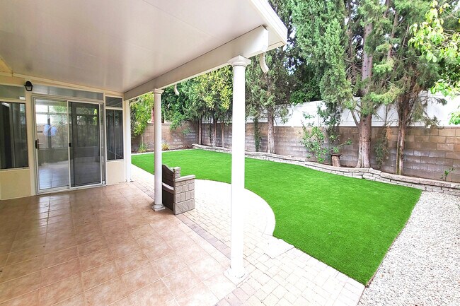 Foto del edificio - 10000 Hanna Ave