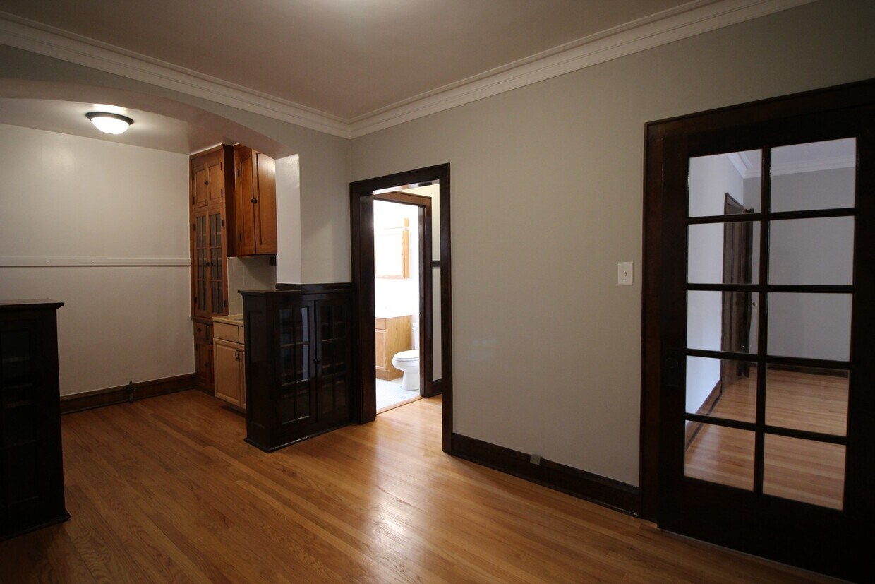 Primary Photo - 3547 N Meade Ave