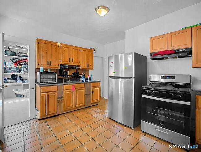 Building Photo - 1872 North Ave