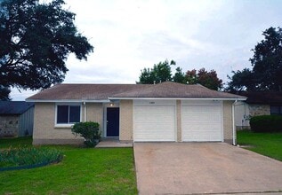 Building Photo - 11807 Acorn Creek Trail