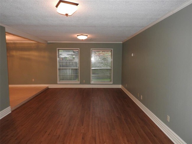 Building Photo - 806 Richvale Ln