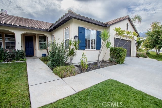 Foto del edificio - 23650 Aquacate Rd