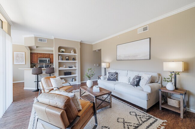 Building Photo - Waters Edge