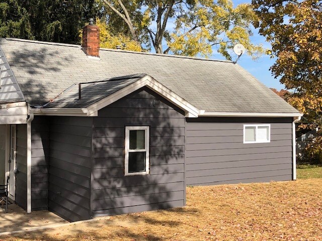 Building Photo - 1007 Clydesdale Ave