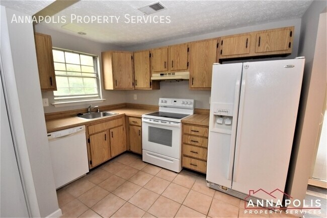 Building Photo - 413 master derby court
