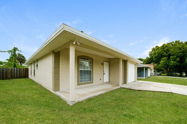 Foto del edificio - 1336 25th Ave SW