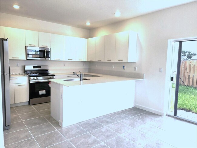 Foto del edificio - 12238 NW 24th Pl