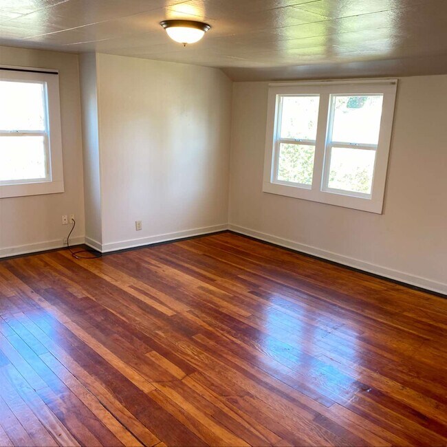 Foto del edificio - 348 W Birch Ct