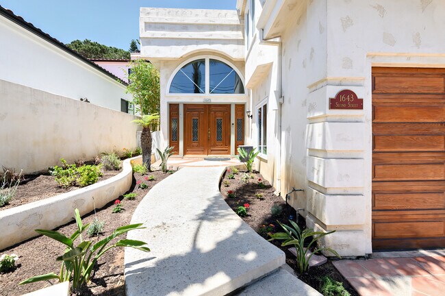 Foto del edificio - 1643 2nd St