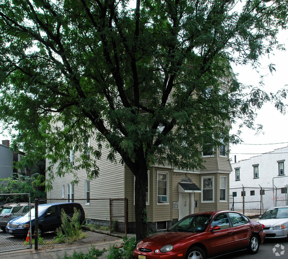 Foto del edificio - 195 Ridge St