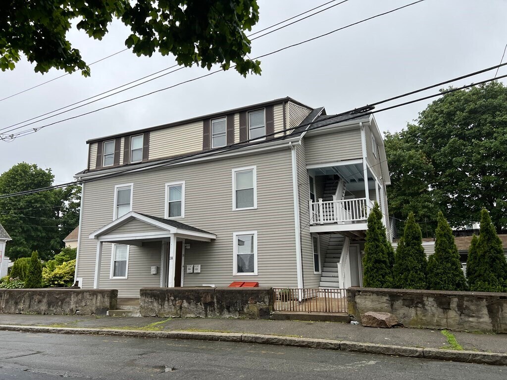 18 Wellman St Unit 1, Beverly, MA 01915 Room for Rent in Beverly, MA