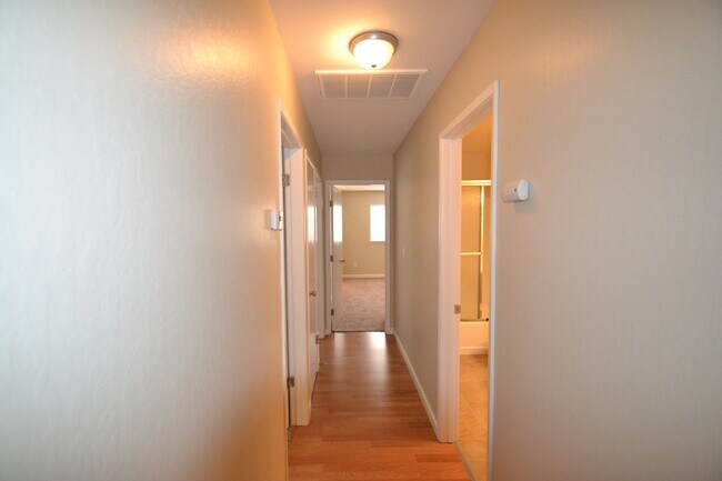 Foto del edificio - 945 Chianti Way