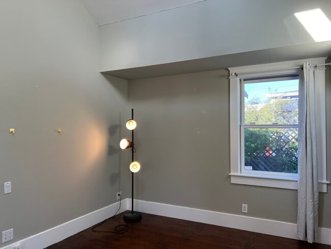 bedroom - 1708 Franklin St