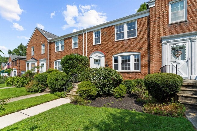 Building Photo - 218 Blenheim Rd