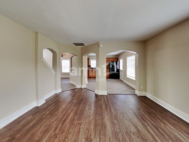 Foto del edificio - 20930 Grovedale Dr