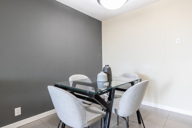 Building Photo - 1050 Benton St