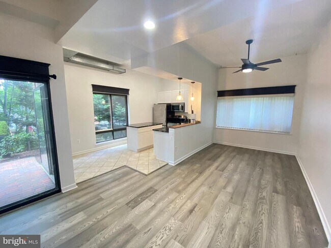 Foto del edificio - 124 Roberts Ln