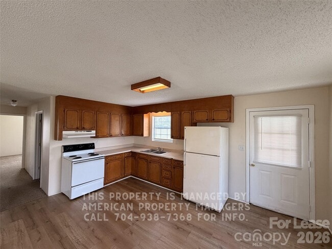 Building Photo - 1860 Sells Rd