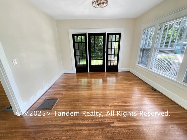 Building Photo - 2112 Westwood Ave