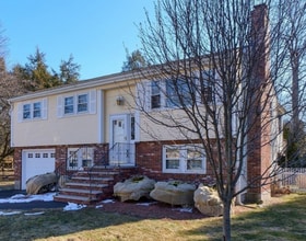 Building Photo - 438 Old Bedford Rd