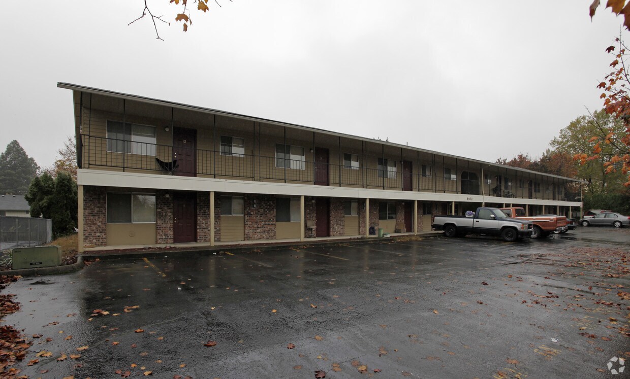Maple Crest Apartaments - Maple Crest Apartments