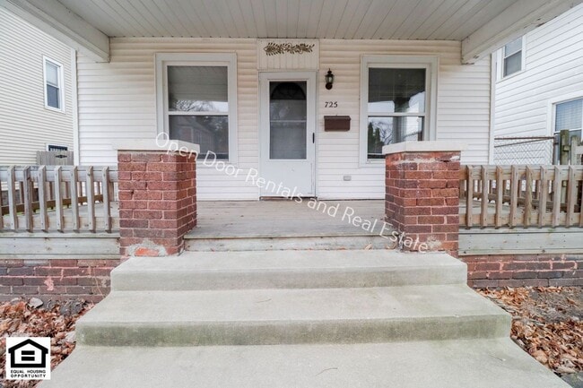 Building Photo - 725 Huffman St